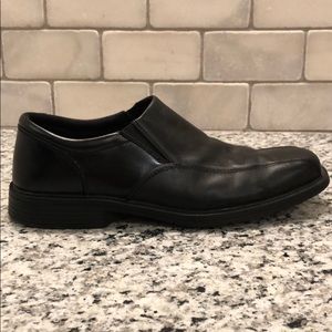 Nunn Bush Men’s Slip On dress shoes, size 11.5 US